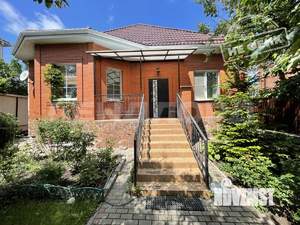 Дом 290м&sup2;, 2-этажный, участок 5 сот.  