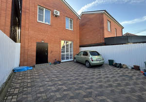 Дом 107м&sup2;, 2-этажный, участок 3 сот.  