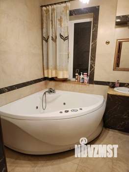 Дом 357м&sup2;, 2-этажный, участок 8 сот.  