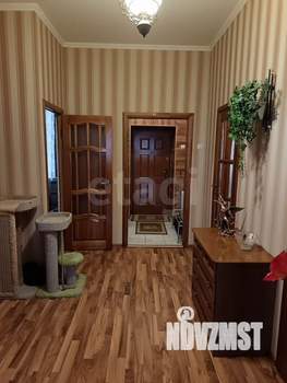 Дом 360м², 3-этажный, участок 8 сот.  