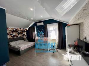 Дом 100м&sup2;, 2-этажный, участок 3 сот.  