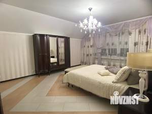 Дом 220м², 3-этажный, участок 3 сот.  