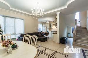 Дом 171м&sup2;, 2-этажный, участок 3 сот.  