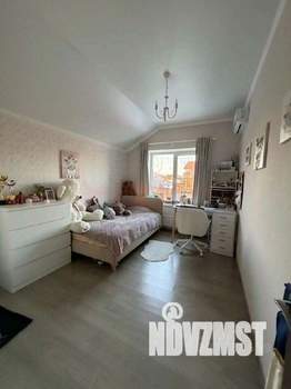 Дом 98м&sup2;, 2-этажный, участок 2 сот.  