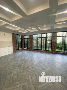 Дом 550м&sup2;, 3-этажный, участок 6 сот.  