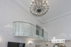 Дом 596м&sup2;, 2-этажный, участок 7 сот.  