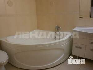 Дом 203м&sup2;, 2-этажный, участок 6 сот.  