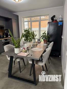 Дом 100м&sup2;, 2-этажный, участок 3 сот.  