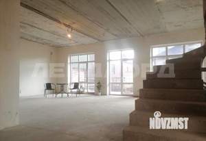 Дом 290м&sup2;, 2-этажный, участок 3 сот.  