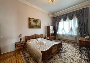 Дом 293м&sup2;, 3-этажный, участок 4 сот.  