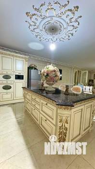 Дом 470м&sup2;, 2-этажный, участок 6 сот.  