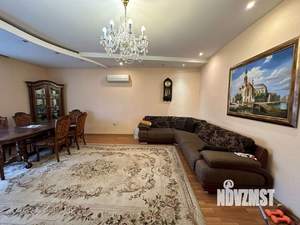 Дом 260м², 3-этажный, участок 5 сот.  