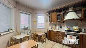 Дом 220м&sup2;, 2-этажный, участок 3 сот.  