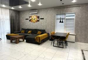 Дом 230м&sup2;, 2-этажный, участок 10 сот.  