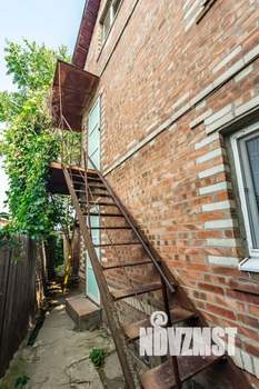 Дом 182м², 3-этажный, участок 3 сот.  