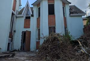 Дом 244м&sup2;, 3-этажный, участок 4 сот.  