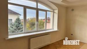 Дом 313м&sup2;, 2-этажный, участок 4 сот.  