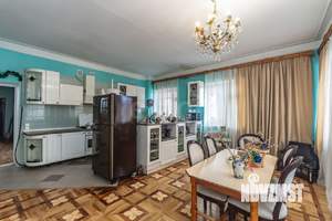 Дом 288м², 3-этажный, участок 3 сот.  