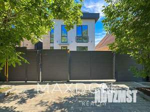 Дом 340м&sup2;, 2-этажный, участок 3 сот.  