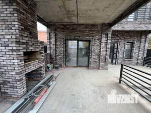 Коттедж 300м&sup2;, 2-этажный, участок 5 сот.  