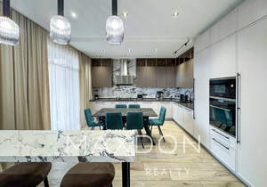 Дом 200м², 2-этажный, участок 5 сот.  