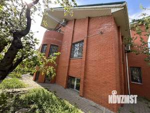 Дом 400м&sup2;, 3-этажный, участок 11 сот.  