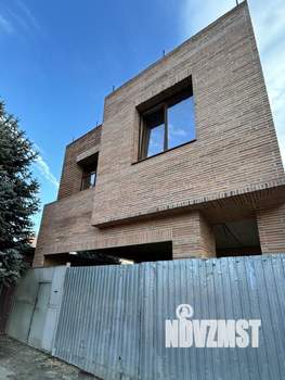 Дом 200м&sup2;, 3-этажный, участок 3 сот.  