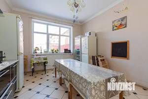 Дом 250м², 2-этажный, участок 3 сот.  