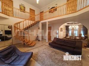 Дом 204м&sup2;, 2-этажный, участок 6 сот.  