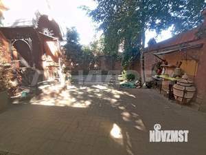 Дом 200м&sup2;, 2-этажный, участок 4 сот.  