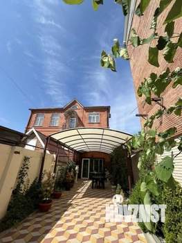 Дом 291м², 2-этажный, участок 3 сот.  