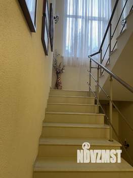 Дом 560м&sup2;, 3-этажный, участок 7 сот.  