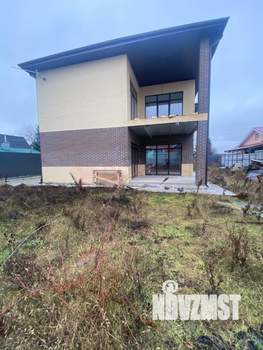 Дом 180м², 2-этажный, участок 6 сот.  