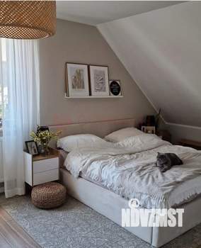 Дом 100м&sup2;, 2-этажный, участок 4 сот.  