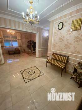 Дом 280м&sup2;, 2-этажный, участок 3 сот.  