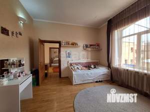 Дом 264м&sup2;, 2-этажный, участок 3 сот.  