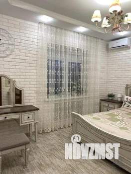 Коттедж 210м&sup2;, 1-этажный, участок 4 сот.  