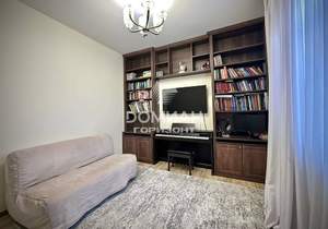 Дом 240м&sup2;, 3-этажный, участок 4 сот.  