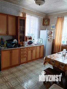 Дом 143м&sup2;, 3-этажный, участок 2 сот.  