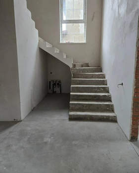 Дом 180м&sup2;, 2-этажный, участок 3 сот.  