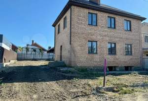 Дом 205м&sup2;, 3-этажный, участок 6 сот.  