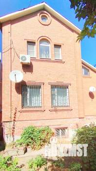 Дом 260м², 2-этажный, участок 6 сот.  