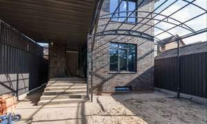 Дом 220м², 3-этажный, участок 3 сот.  