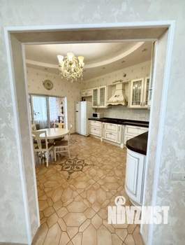 Дом 180м&sup2;, 2-этажный, участок 3 сот.  