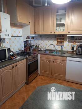 Дом 400м², 3-этажный, участок 6 сот.  
