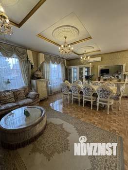 Дом 264м², 3-этажный, участок 6 сот.  