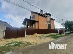 Дом 350м&sup2;, 3-этажный, участок 5 сот.  