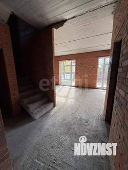 Дом 153м&sup2;, 2-этажный, участок 3 сот.  