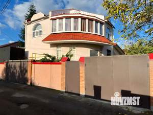 Дом 186м&sup2;, 3-этажный, участок 5 сот.  