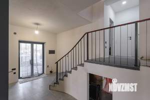 Дом 350м&sup2;, 3-этажный, участок 5 сот.  